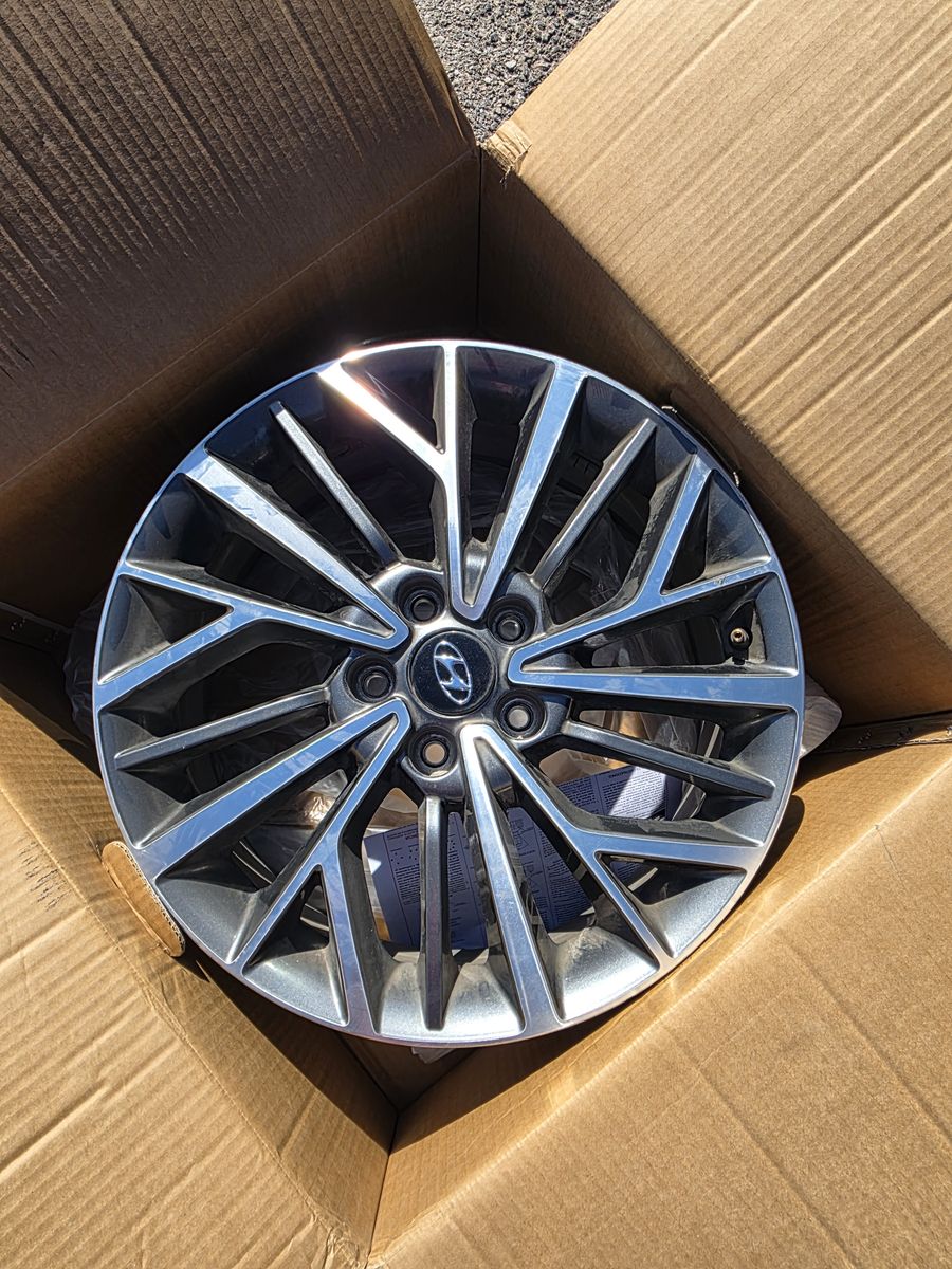 18" stock hyundai tucson wheels
