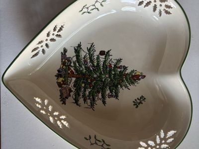 Spode Christmas Tree 7 Pierced Heart Tray Dish
