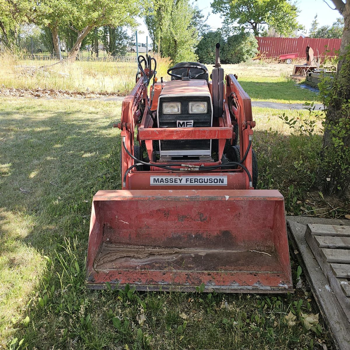 Massey Ferguson 1010 4x4 Tractor with Loader  Compact Utility Vehicle