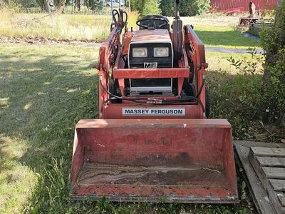 Massey Ferguson 1010 4x4 Tractor with Loader Compact Utility Vehicle