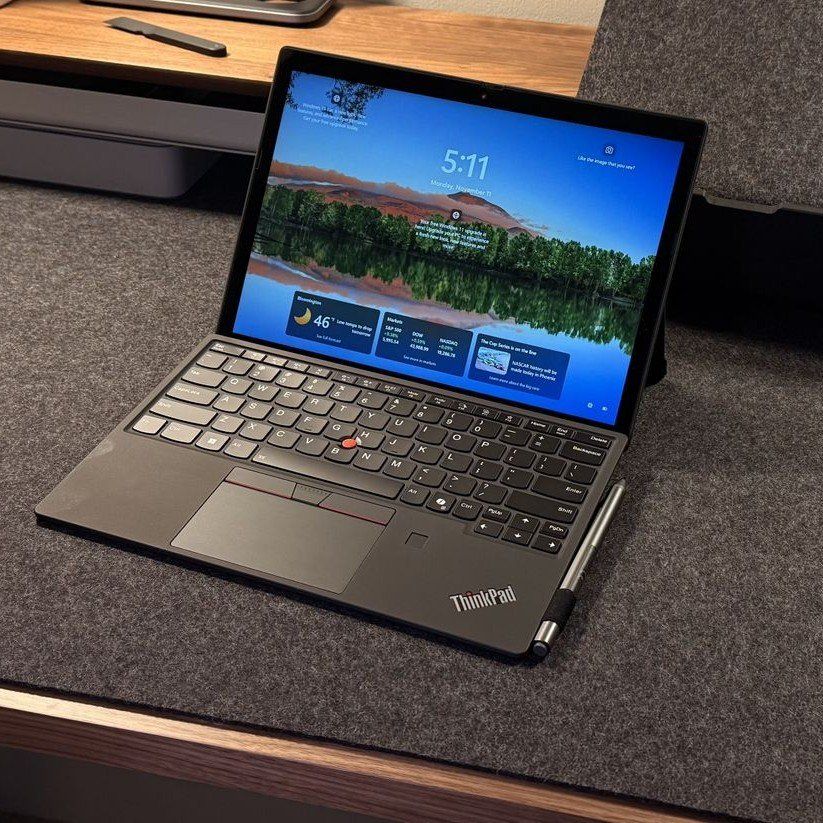 Lenovo thinkpad x12 Gen 2 deatachble Ultra7