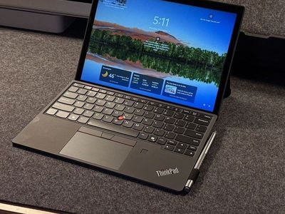 Lenovo thinkpad x12 Gen 2 deatachble Ultra7