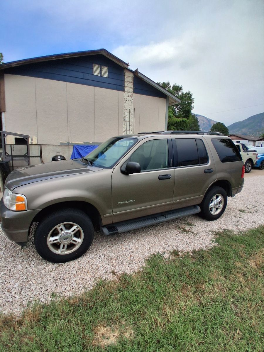 2004 Ford Explorer XLT