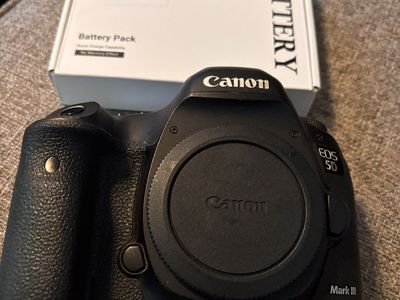 Wow, sweet canon EOS 5D mark iii camera bods w/acc