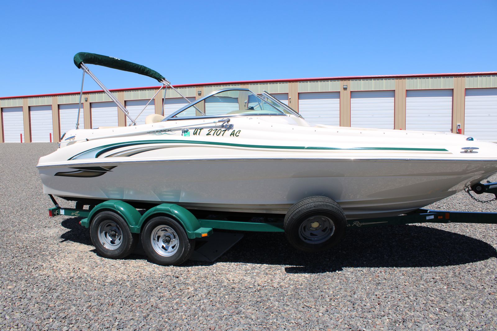 2001 Sea Ray 210 Sundeck ( Almost New Condition! Low Hours )