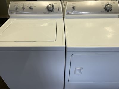 Maytag Washer and Dryer Matching Set, Beautiful Super Capacity, With Warranty!
