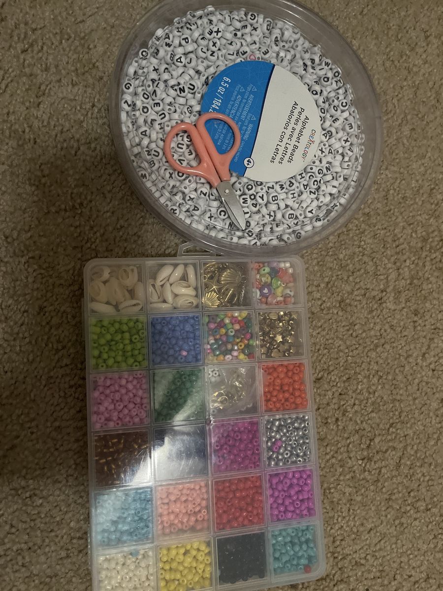 DIY Bracelet Bead Set – Letters & Mini Scissors