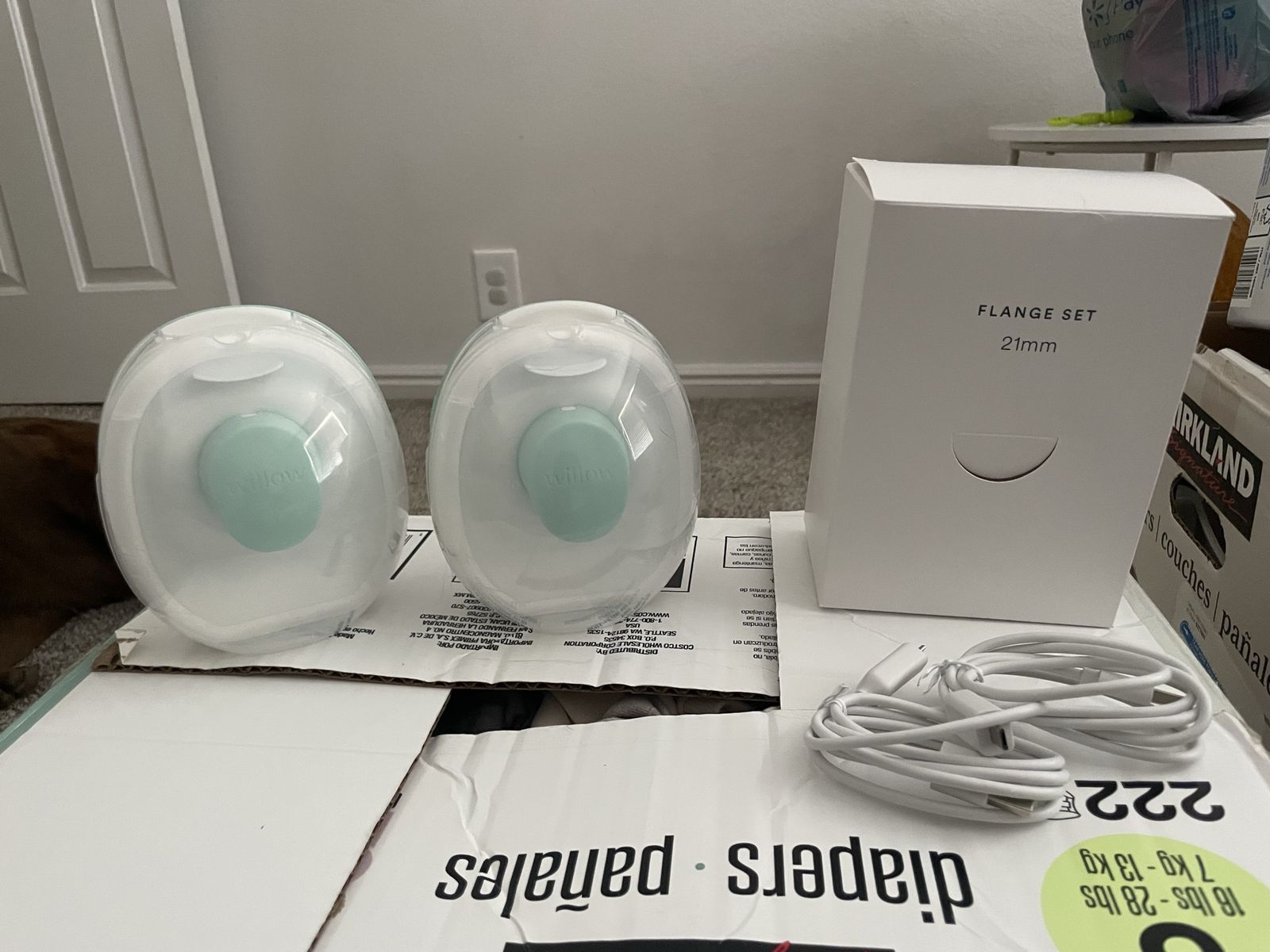 Willow Go Wearable Double Electric Breast Pumps with 21mm and 24mm Flange Set & Charger - Portable