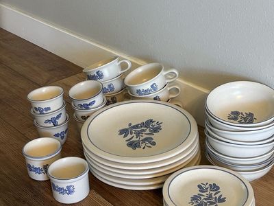Vintage Pfalzgraff Yorktown Everyday Service for 6