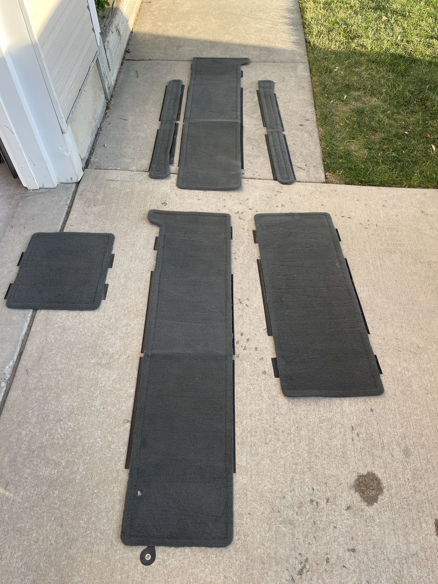 2015 Toyota Sienna middle and rear floor mats