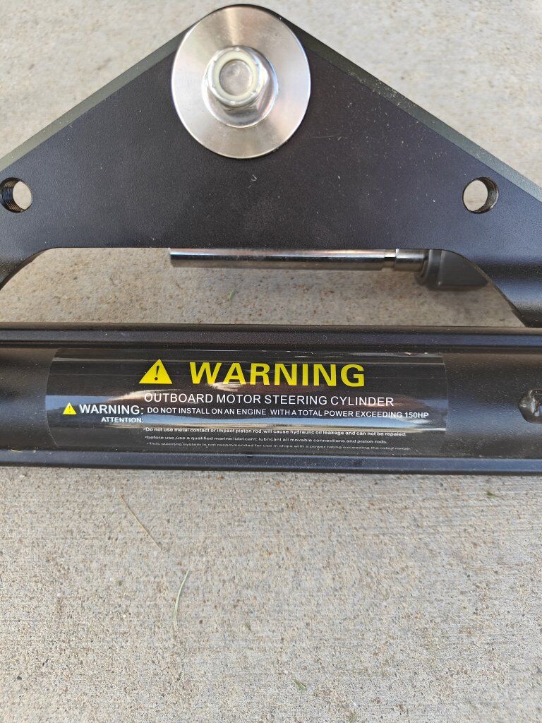 Outboard motor hydraulic steering shaft