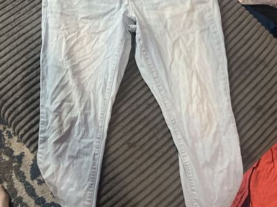 Universal Thread Light Wash Skinny Jeans Size 14/32