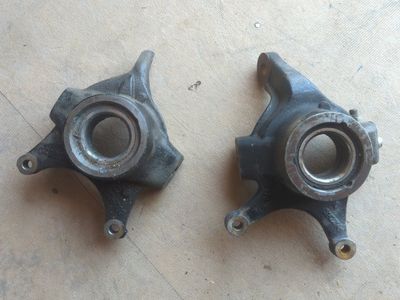 Used Auto Parts - Front Wheel Hubs / Spindles (Pair) Polaris 1000XP