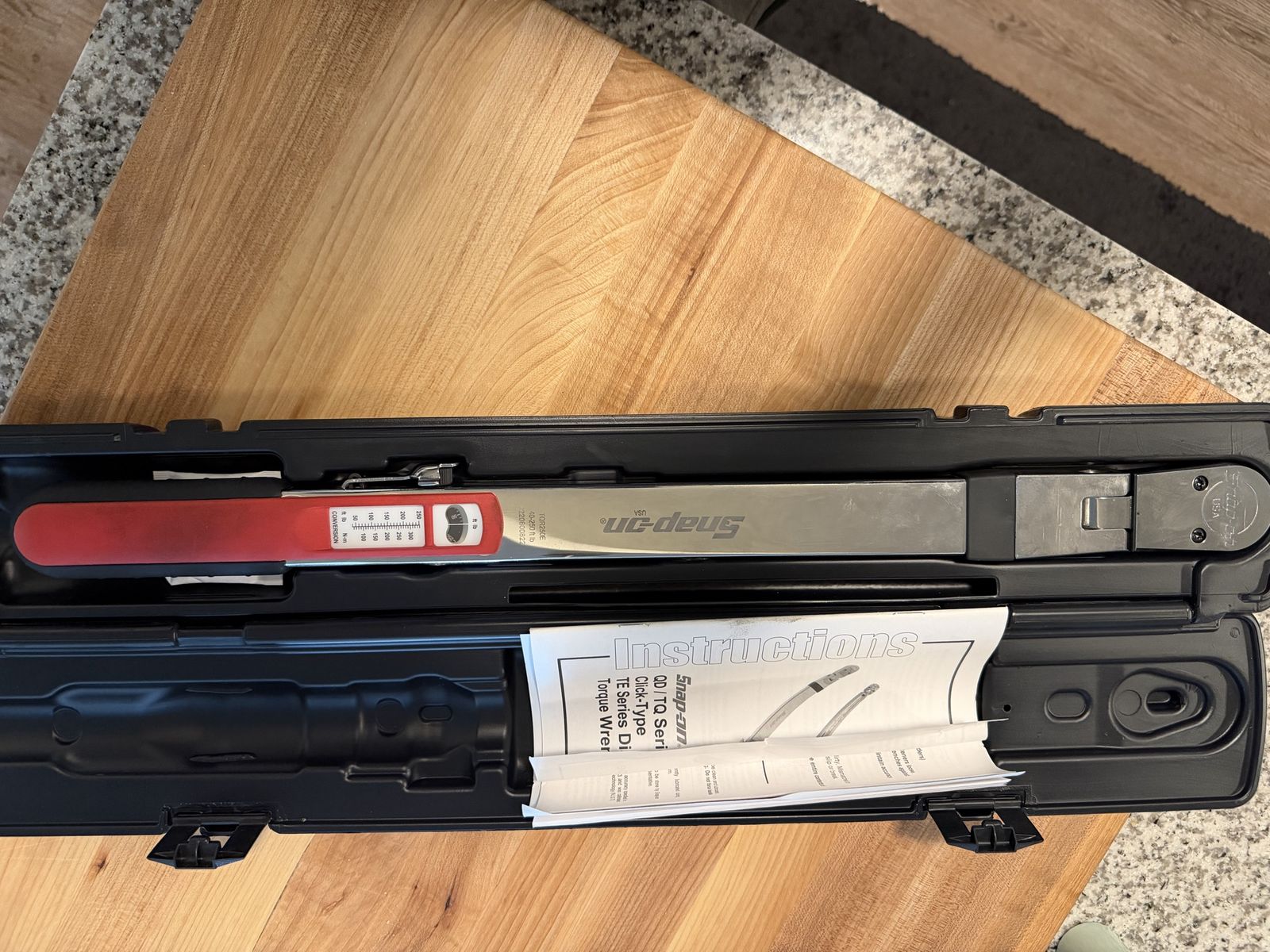 Snap-on TQR250E TE Series Dial Type Torque Wrench, 50-250 ft-lb, with Case & Manual