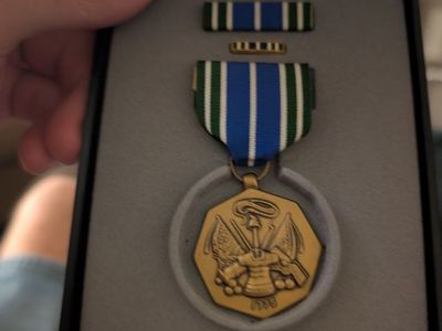 US Army Commendation Medal Set with Ribbon and Lapel Pin in Box