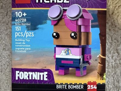 LEGO BrickHeadz Fortnite Brite Bomber Set 40728 (151 Pieces)