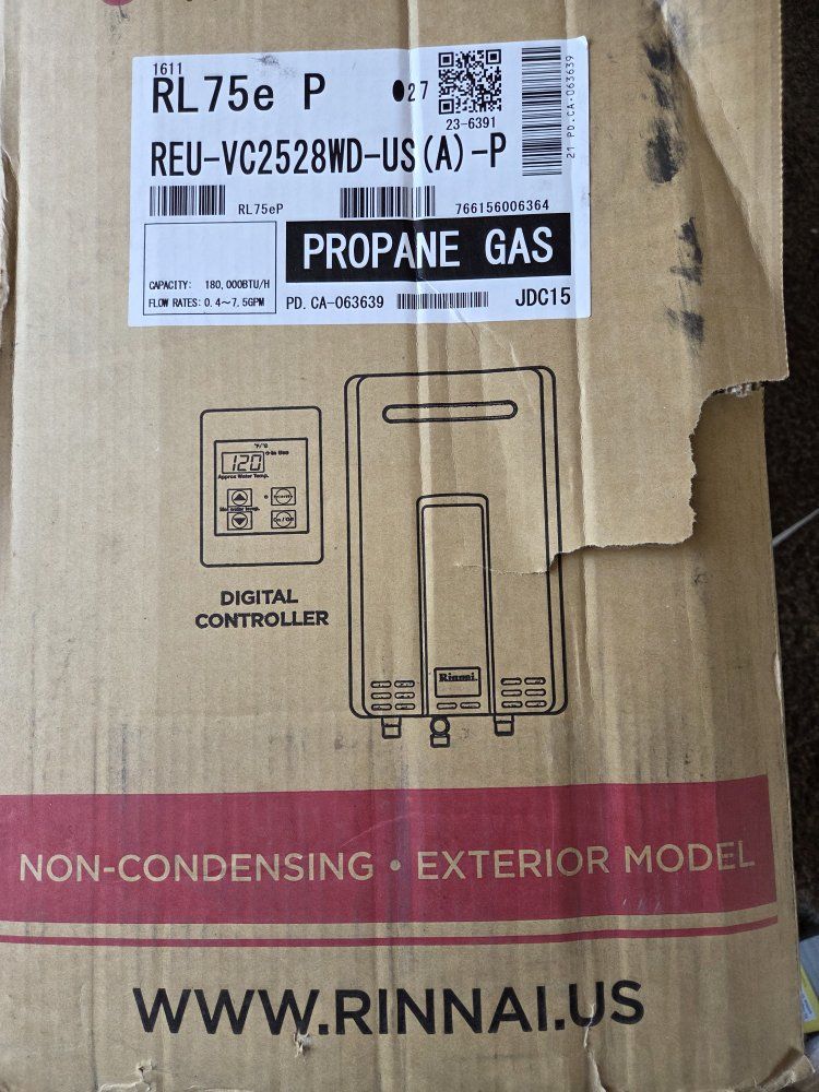 Tankless Water Heater Rinnai
RL75e Gas, Exterior *Read*