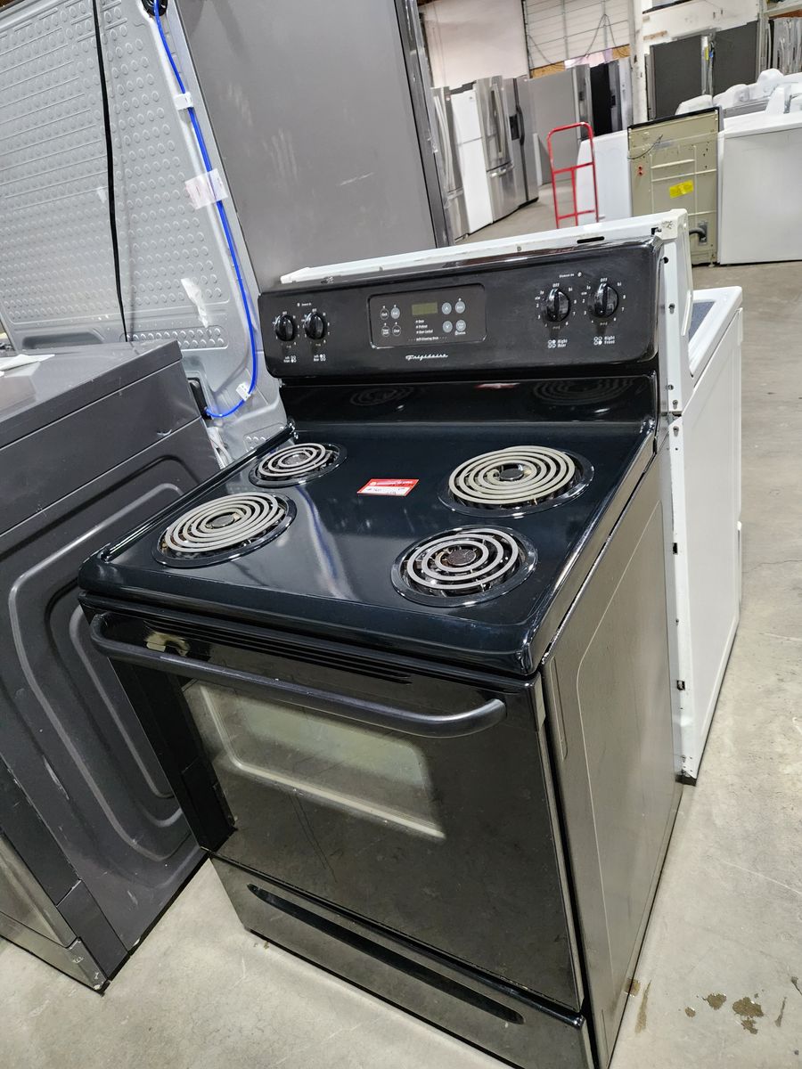 NICE FRIGIDAIRE COIL TOP RANGE! WITH A FULL WARRANTY