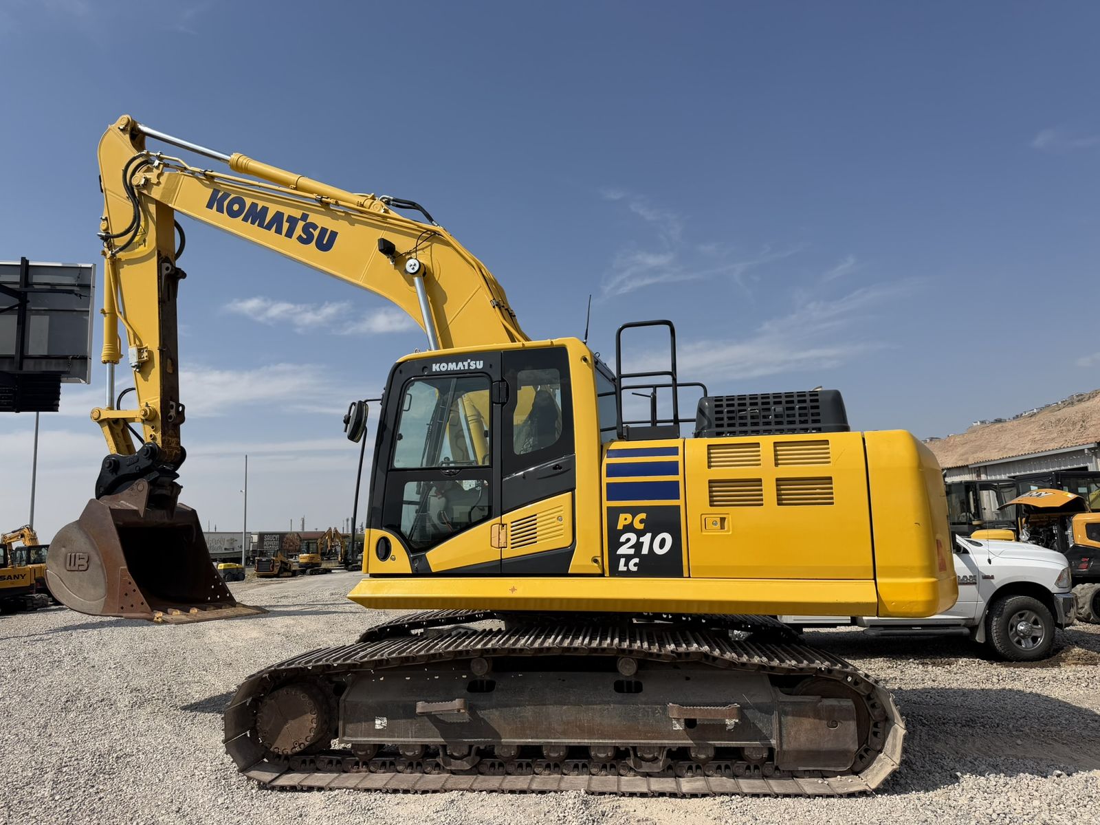 AWESOME! 2018 KOMATSU PC210LC-11 EXCAVATOR