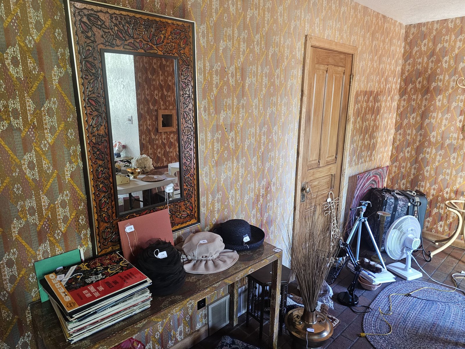 Main image 13