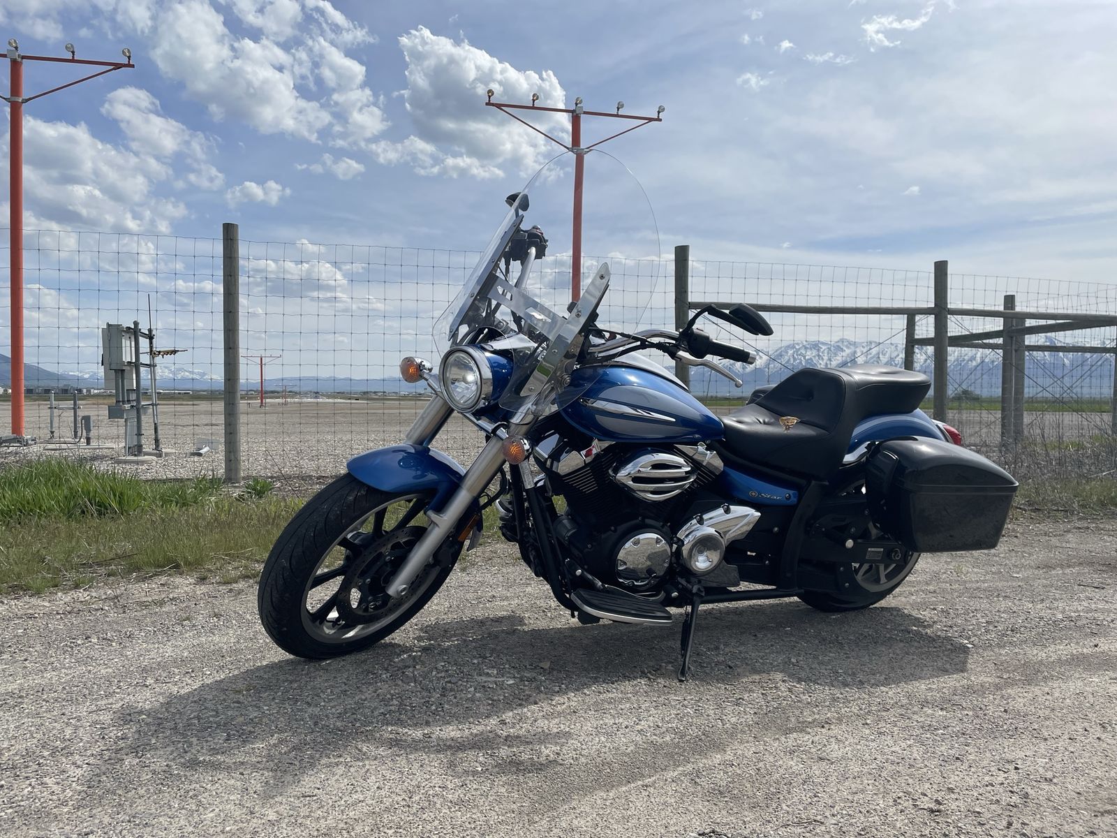 Yamaha V-Star 950 Tourer Motorcycle - Blue, with Windshield and Saddlebags