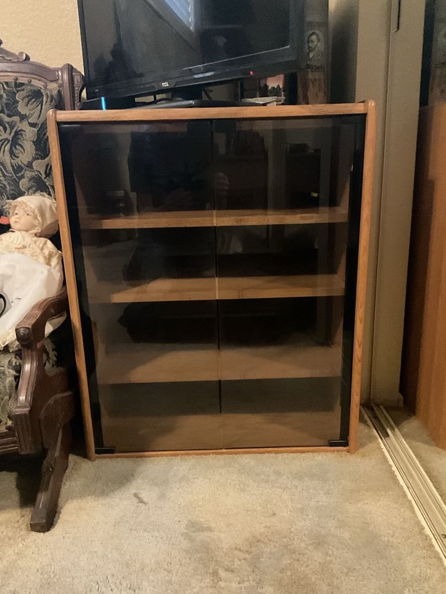 Entertainment system cabinet