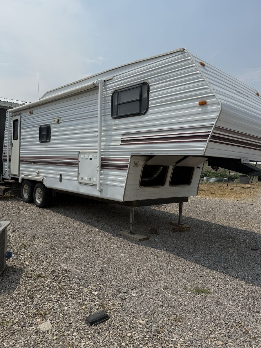 1997 Forest River Sierra 5th Wheel Travel Trailer with Slide Out