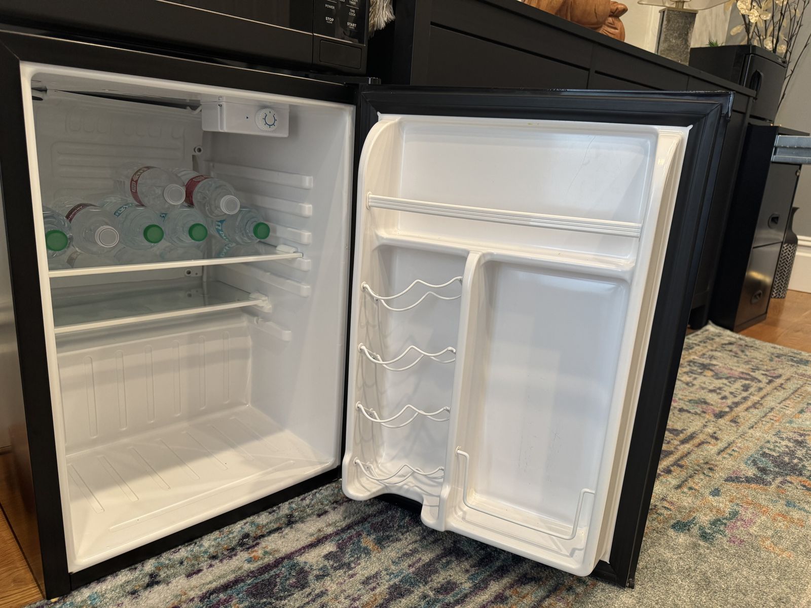 Magic Chef Mini Fridge - great condition 