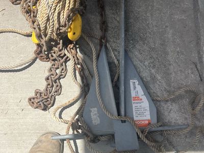 Fluke anchor with chain and rope
