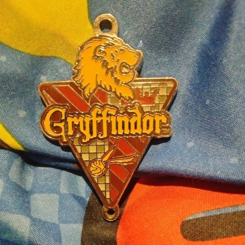 Gryffindor crest pendant