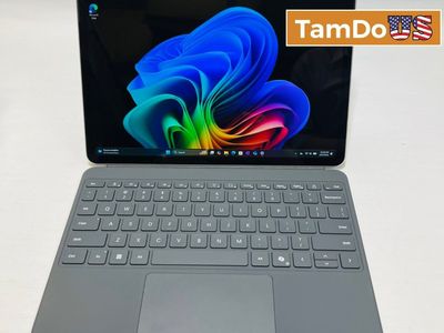 Microsoft Surface Pro Copilot+PC 12", Snapdragon X Plus, 16GB, 256GB + Keyboard