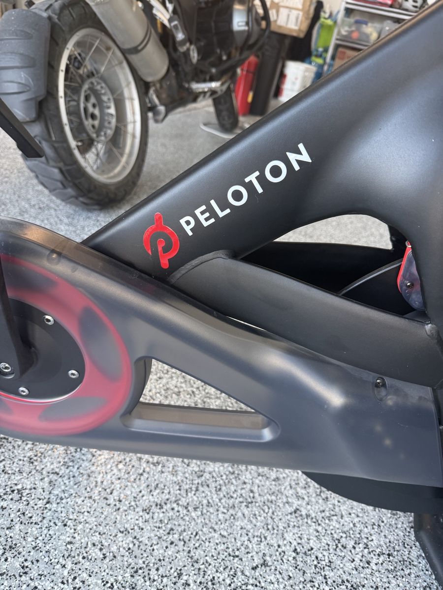 Peleton Exercise Bike With Screen
