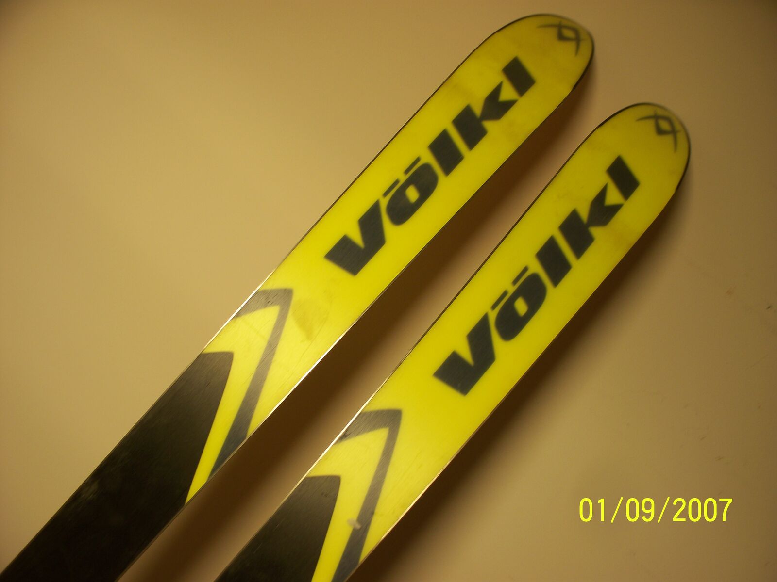 Voiki Super P-30RS downhill Skis with Marker M-9.1 Turbo SC Titanium Bindings.195 cm