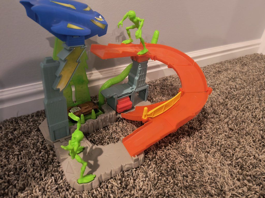 Main image 3