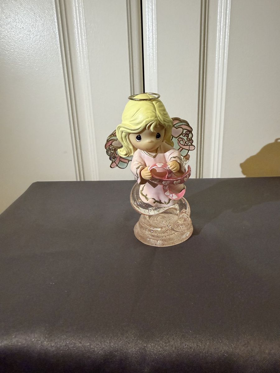 Precious Moments Figurine Sweet Messenger Of Love Angel 2008