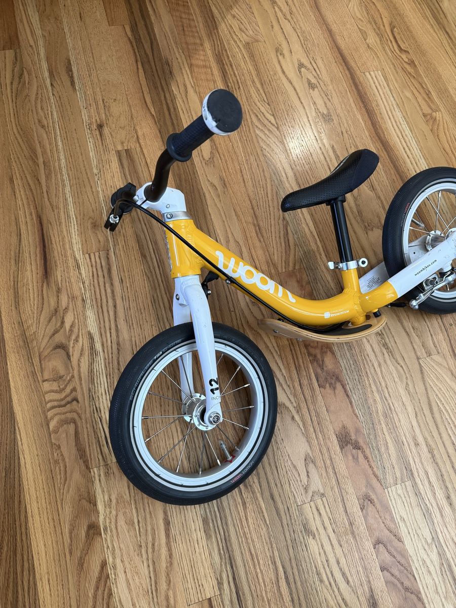 Woom 1 - strider bike with hand brake