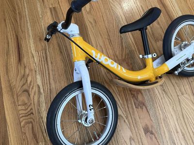 Woom 1 - strider bike with hand brake