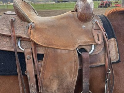 16 Inch Corriente Saddle