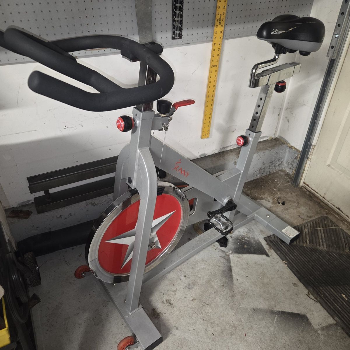 SUNNY STATIONARY BIKE