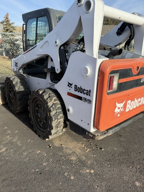 Bobcat S740 Skid-Steer Loader - High-Performance Compact Construction Equipment