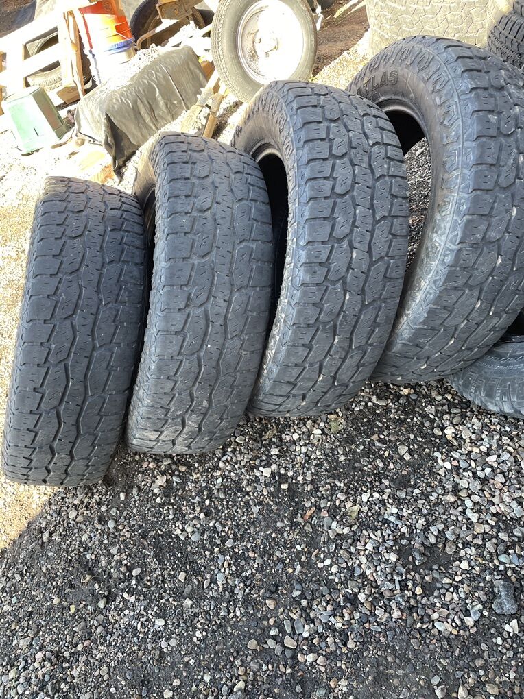a/t Tire 275/65/20