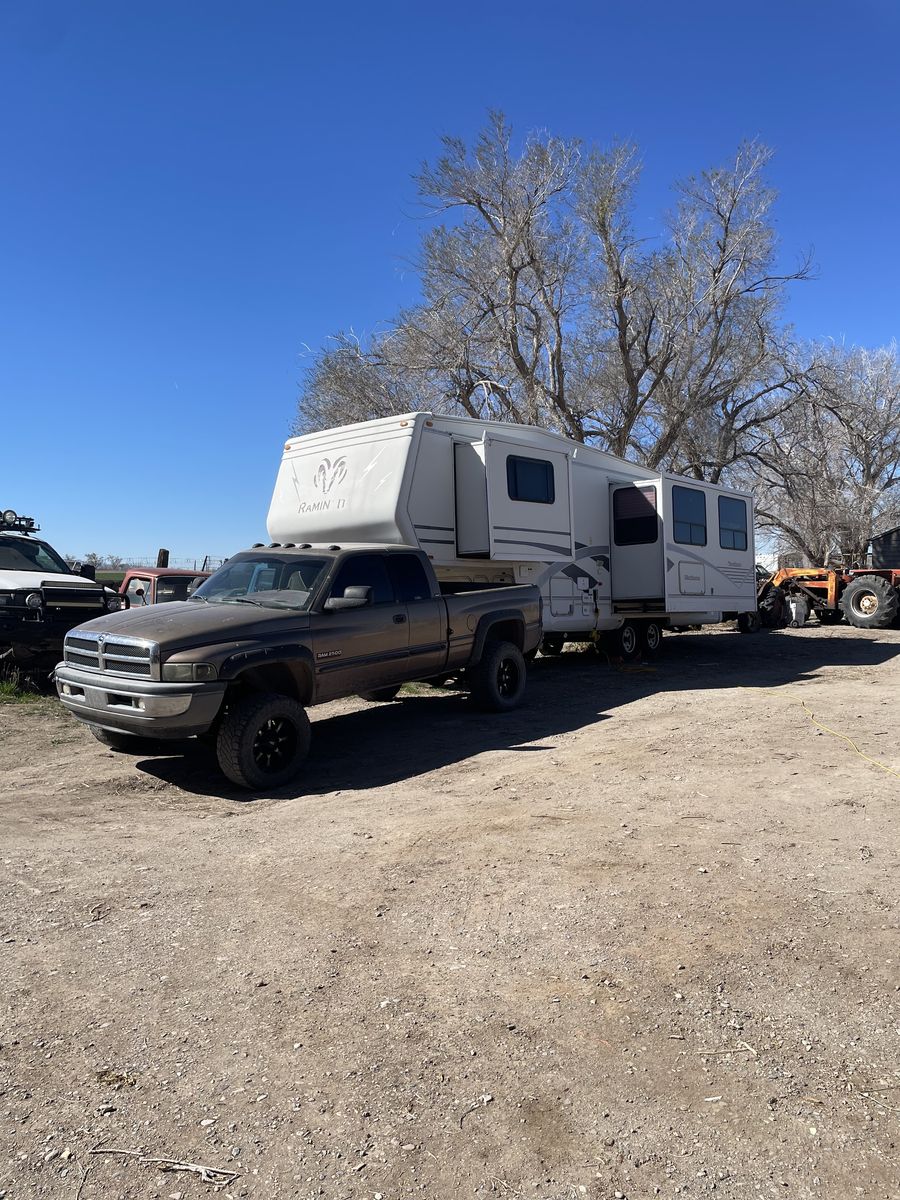 JULY 2026 -- For Sale- $8000 -32 ft -5th wheel trailer