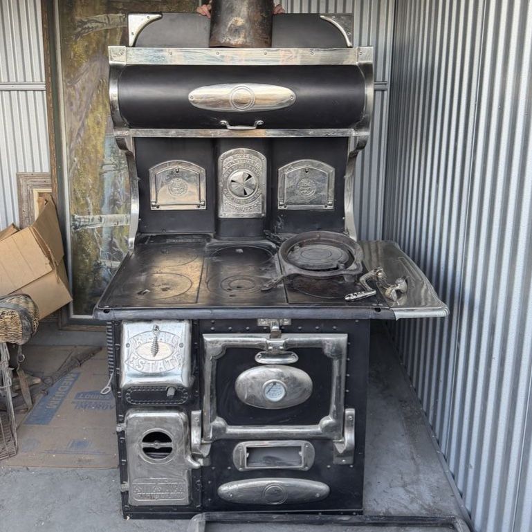 Antique Wood Burning Stove (The Estate Stove Company) complete with all accessories