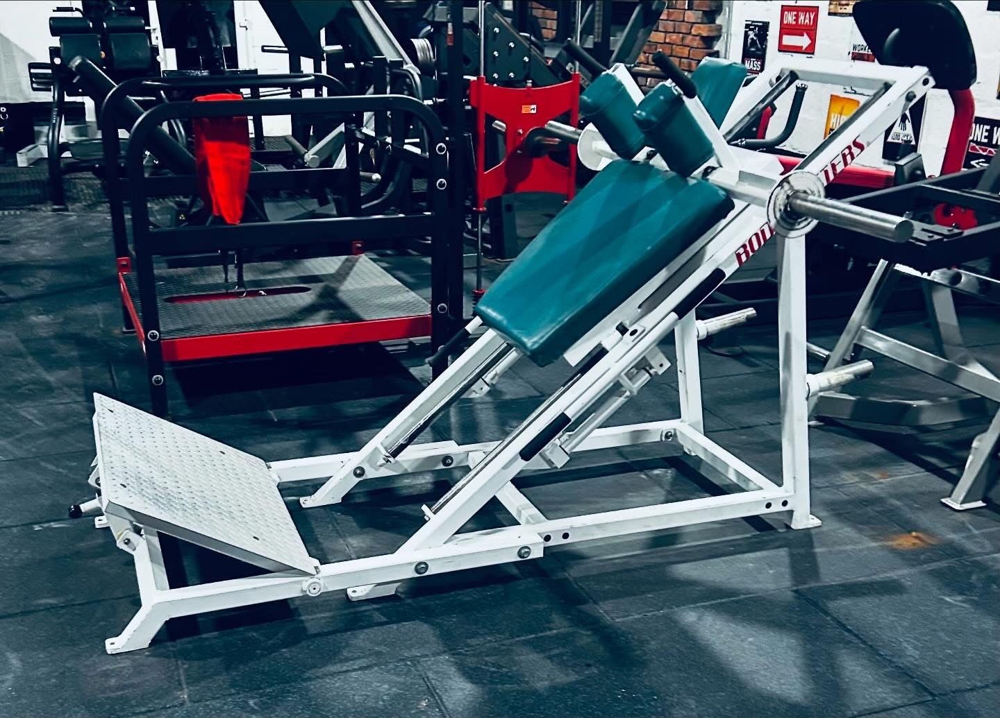 RARE!! BODY MASTER Commercial Hack Squat