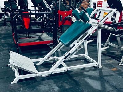 RARE!! BODY MASTER Commercial Hack Squat