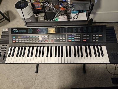 Rare Yamaha DSR-2000 FM multi timbral workstation keyboard synth. DX7 and TX81Z style FM with hands on controls. includes stand