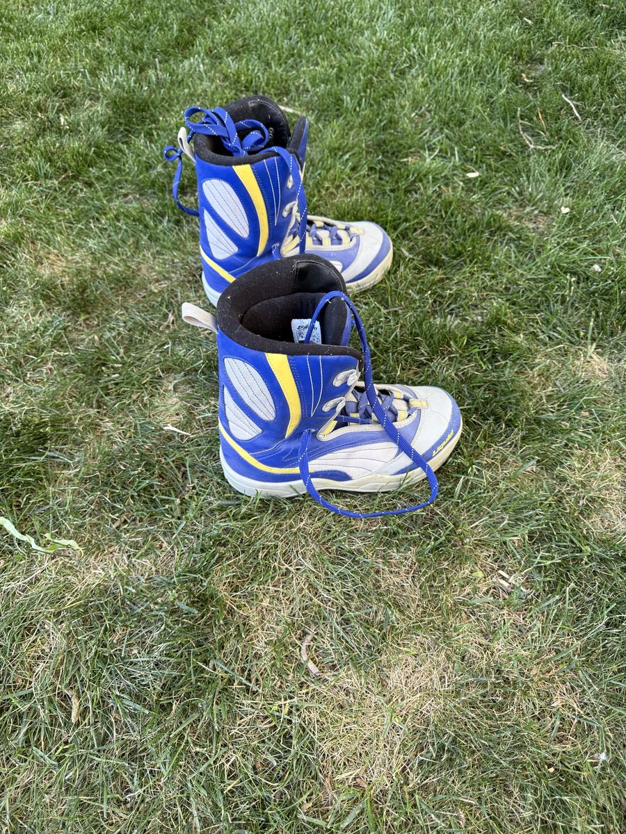 Liquid Snowboard Boots Men size 9