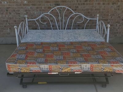Daybed with Trundle