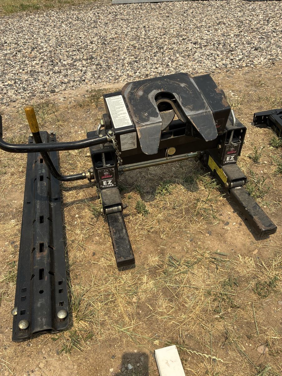 Husky 16K 5th wheel hitch