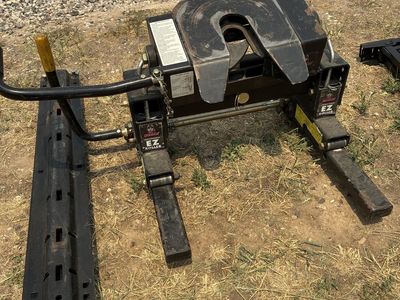 Husky 16K 5th wheel hitch